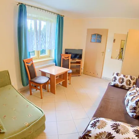 Проживание в семье Harry *